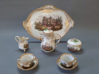 Tête à tête en porcelaine à décor de scènes...