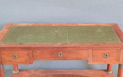 
Cabinet de travail comprenant un bureau...