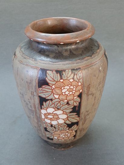 BOCH La louvière

Kéramis. 

Vase à décor...