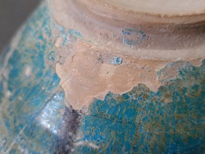 Coupe creuse en grès émaillé bleu.

Afghanistan...