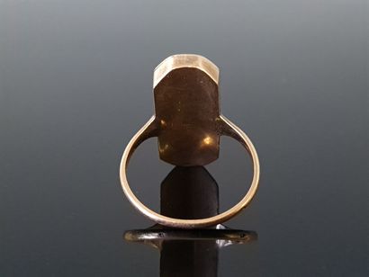Gold ring, rectangular plate, enamel decoration...
