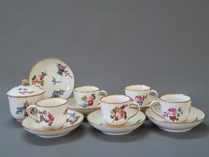 SEVRES. XVIII° siècle.

Suite de cinq gobelets...