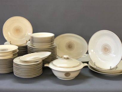 Jean LUCE (1895-1964)

Porcelain dinner service...