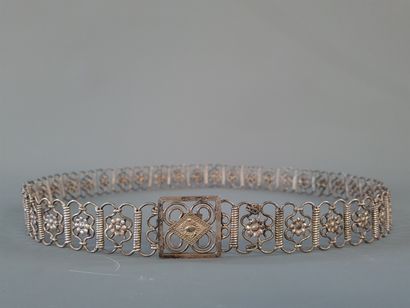 Asian silver belt.

Weight 150.42g

L. :87...