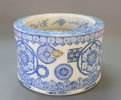 Grand cache pot en porcelaine asiatique à...