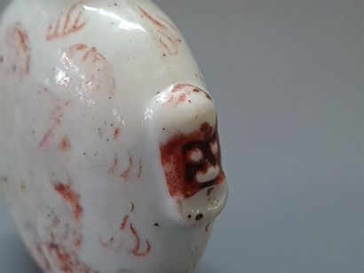 Tabatière en porcelaine de Chine. 

XIX°

8,5...