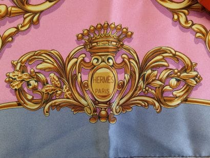 HERMÈS Paris

Silk square model Carrofses...