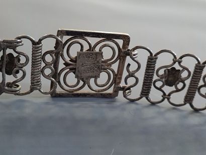 Asian silver belt.

Weight 150.42g

L. :87...
