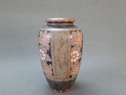 BOCH La louvière

Kéramis. 

Vase à décor...