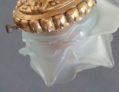 Chandelier in gilt bronze with six lights....