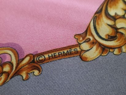 HERMÈS Paris

Silk square model Carrofses...