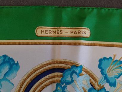 HERMÈS Paris

Silk square Caribbean model

85...