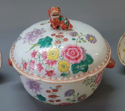 COMPAGNIE DES INDES

Ensemble en porcelaine...