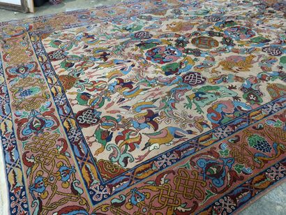 Grand tapis Arménien , Erevan

Laine

334...