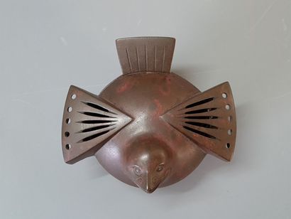 Perfume burner, patinated bronze bird. 

Asia...