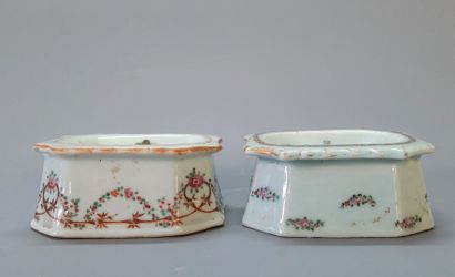 COMPAGNIE DES INDES

Deux salerons en porcelaine...