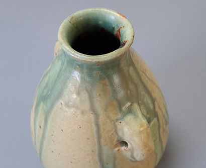 Henry de VALLOMBREUSE (1856 - 1919)

Vase...