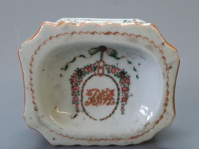 COMPAGNIE DES INDES

Deux salerons en porcelaine...