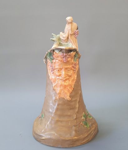 Ernst WAHLISS (1837-1900)

Grand pichet en...