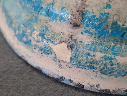 Coupe creuse en grès émaillé bleu.

Afghanistan...