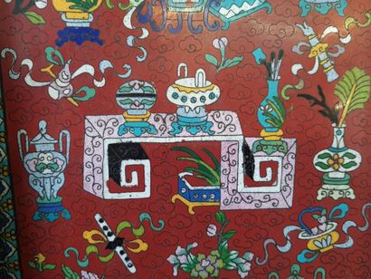 Plateau à opium en émaux cloisonnés à décor...