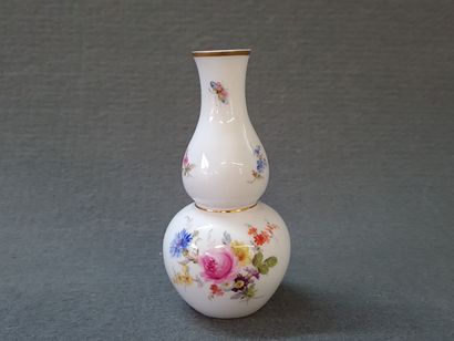 MEISSEN XIX° siècle.

Petit vase à décor...