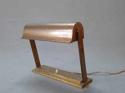 Bronze desk lamp, Art Deco.

28 x 32 x 8.5...