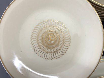 Jean LUCE (1895-1964)

Porcelain dinner service...
