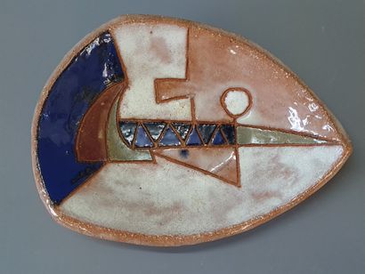 LES ARGONAUTES

Coupe en céramique à décor...
