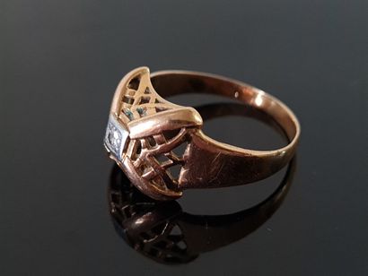 Ring in 750°/ 00 gold, square openworked...