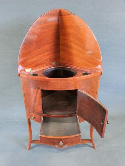 Bar d'angle Anglais. 

82 x 65 x 44 x 46...