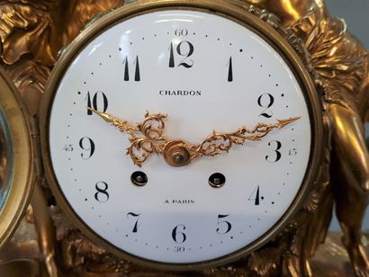 Clock in gilt bronze XX

39 x 33 x 14 cm...