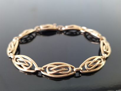 Drapery bracelet, shuttles with interlacing,...