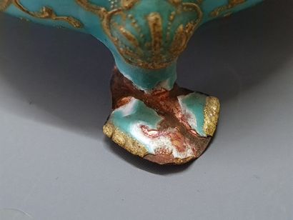 Saleron in enamelled copper, inside glass....