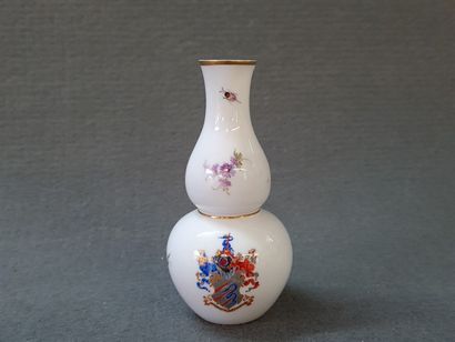 MEISSEN XIX° siècle.

Petit vase à décor...