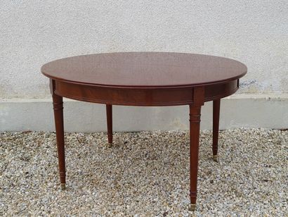 Table ovale en acajou et placage d'acajou,...