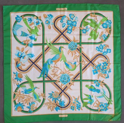 HERMÈS Paris

Silk square Caribbean model

85...