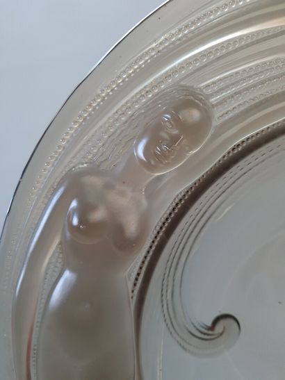 VERLYS 

Les naiades 

Plat en verre fumé

D:...