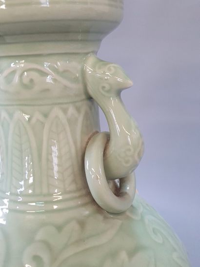Pair of Chinese porcelain lamps

H. 50 c...