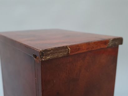 
Commode de maitrise à système par Charles...