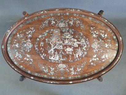 Small Asian table. 

71 x 67 x 43 cm.