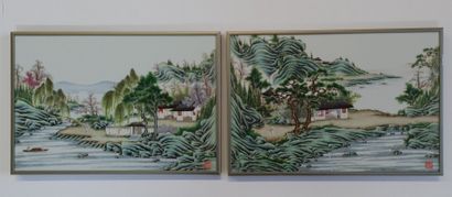
Paire de plaques en porcelaine à décor de...