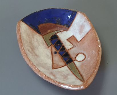 LES ARGONAUTES

Coupe en céramique à décor...