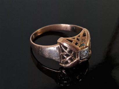Ring in 750°/ 00 gold, square openworked...
