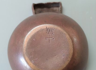 Perfume burner, patinated bronze bird. 

Asia...