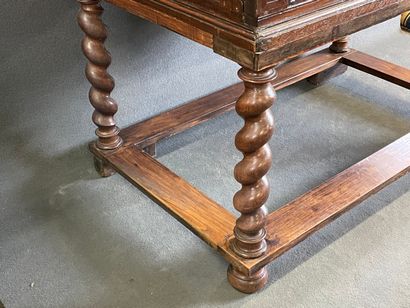 Cabinet sur pieds à intarsia, deux portes...