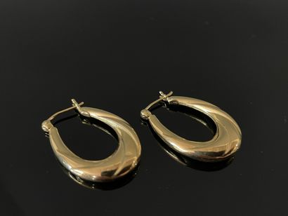 Paire de boucles d'oreille en or 750°/ 00,...