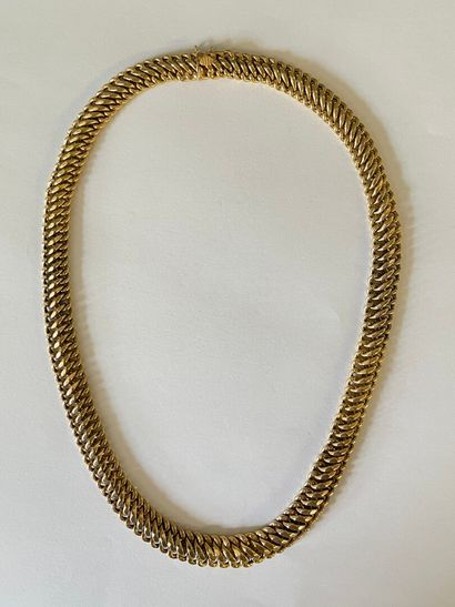 Collier ras de cou en or 750°/ 00, maille...
