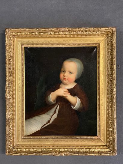 Ecole française XIX° siècle

Bébé emmailloté.

huile...