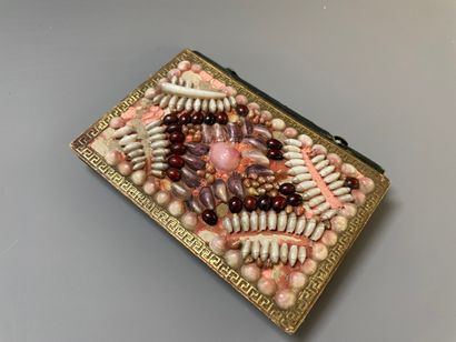 Carnet de bal à plats en coquillage de Guérande....